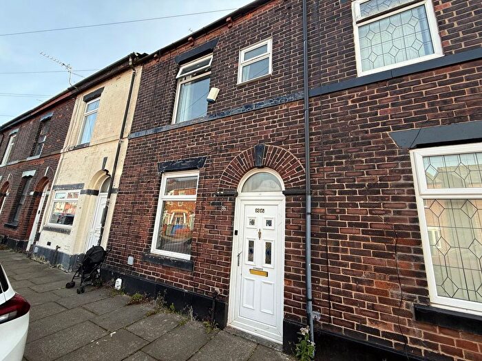 2 Bedroom Town House To Rent In Bright Street, Radcliffe, Manchester, M26