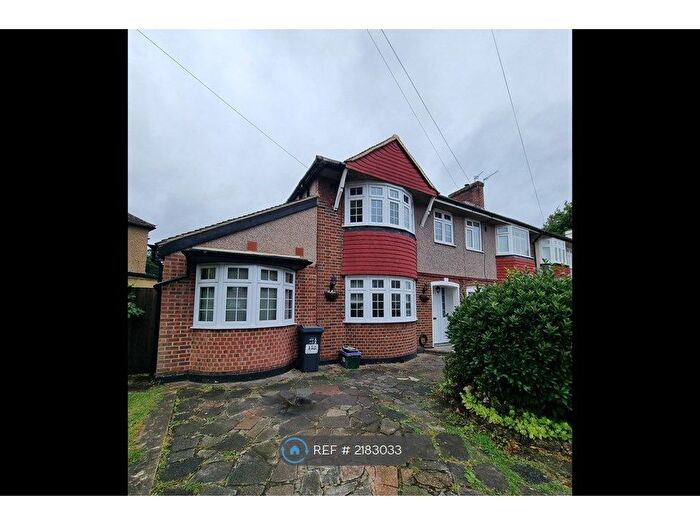 4 Bedroom End Of Terrace House To Rent In Monkleigh Road, Morden, SM4