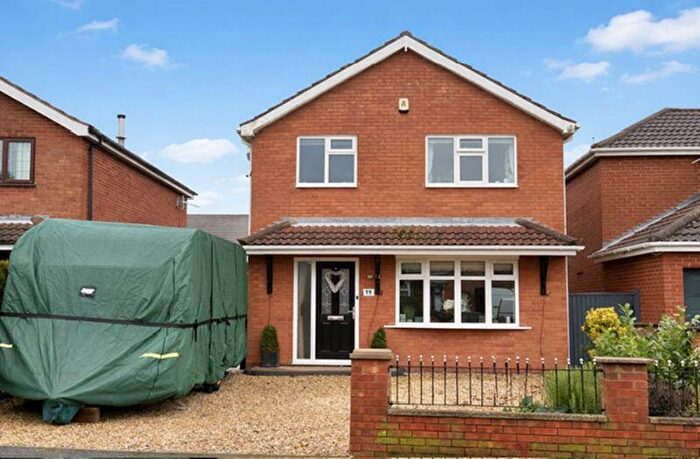 3 Bedroom Detached House For Sale In Picksley Crescent, Holton Le Clay, DN36