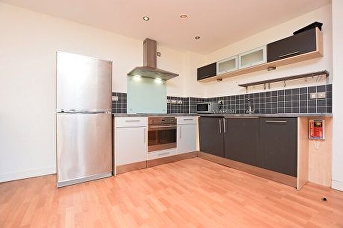 2 Bedroom Flat To Rent In West One Panorama, Sheffield, S1