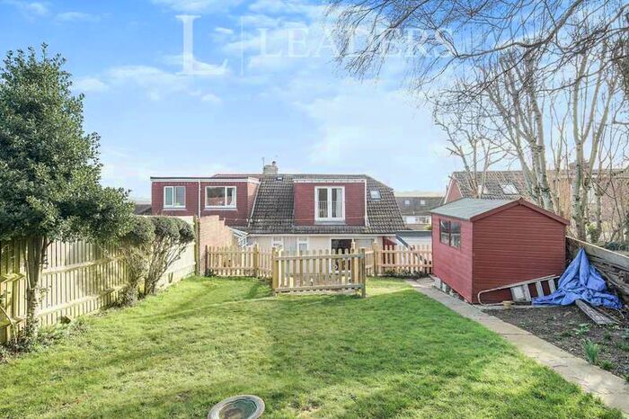 4 Bedroom Semi-Detached House To Rent In Bramble Rise, Brighton, BN1