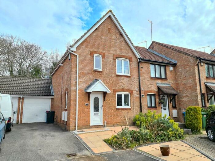 3 Bedroom End Of Terrace House To Rent In Doulton Gardens, Lilliput, Poole, BH14