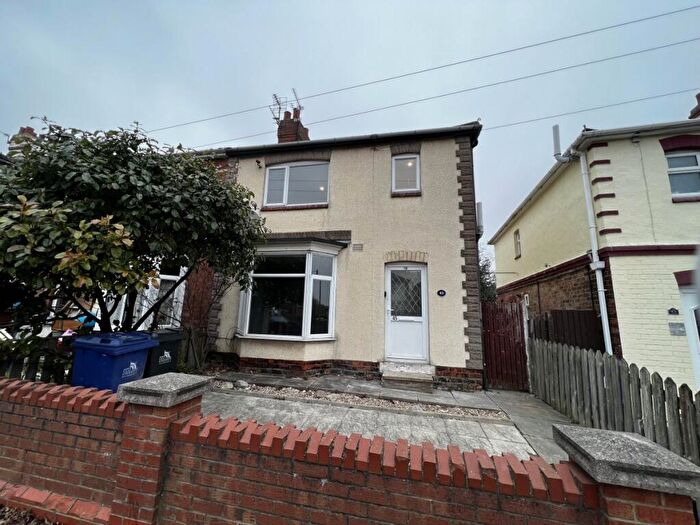 4 Bedroom Semi-Detached House To Rent In Sutcliffe Avenue, Grimsby, DN33