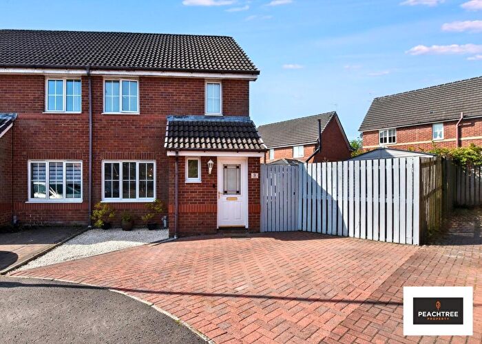 2 Bedroom Property For Sale In Tianavaig, Erskine, PA8