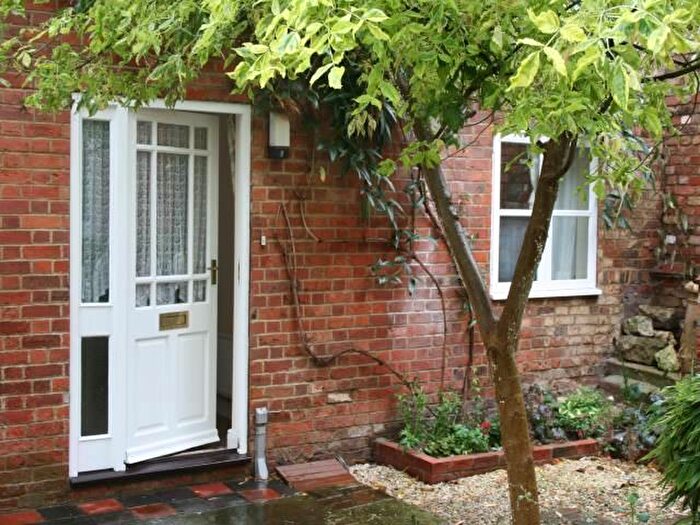 2 Bedroom Flat To Rent In Aylesbury Town Centre, HP20