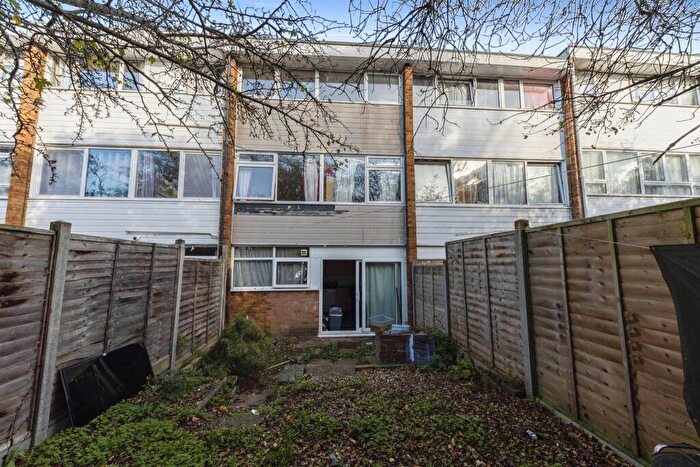 4 Bedroom Town House For Sale In Wood Close, Hatfield, AL10