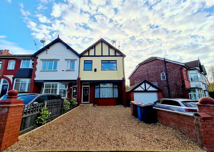 4 Bedroom Semi-Detached House To Rent In Moor Lane, Salford M7