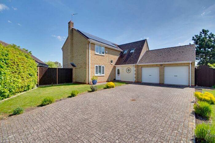 4 Bedroom Detached House For Sale In The Pasture, Somersham, PE28
