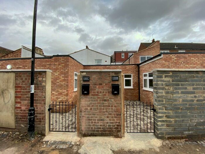 1 Bedroom Apartment To Rent In Markhouse Road, London, E17