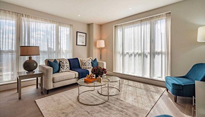 2 Bedroom Flat To Rent In Westferry Circus, London, E14