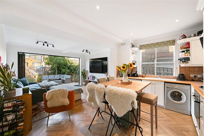 3 Bedroom Flat For Sale In Wix's Lane, London, SW4