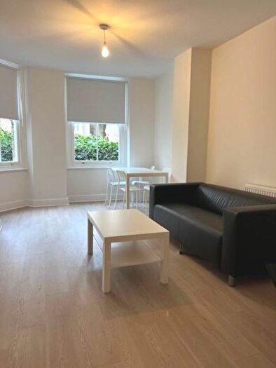 2 Bedroom Flat To Rent In Richmond Way, Shepherds Bush, W12