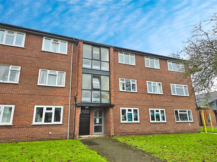 2 Bedroom Flat To Rent In Unicorn Road, Oswestry, Shropshire, SY11