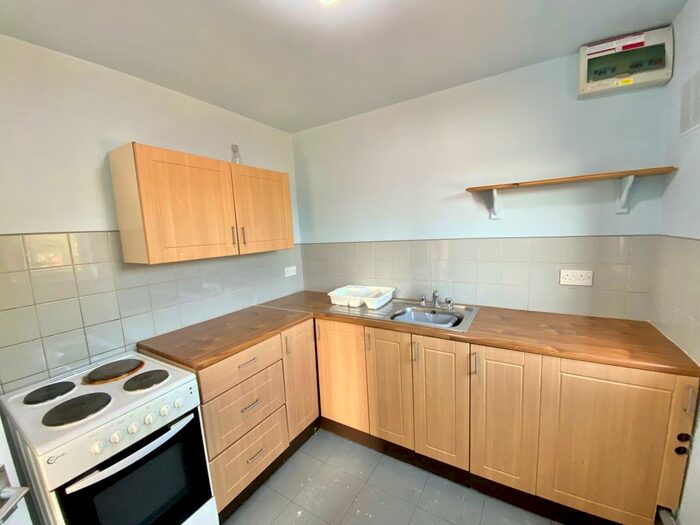 2 Bedroom Flat To Rent In Kelmarsh Avenue, Wigston, LE18