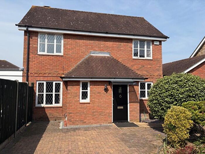 3 Bedroom Terraced House To Rent In Teviot Close, Guildford, GU2