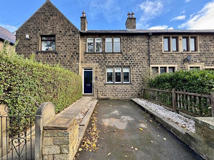 3 Bedroom Terraced House For Sale In Town End, Almondbury, Huddersfield, HD5