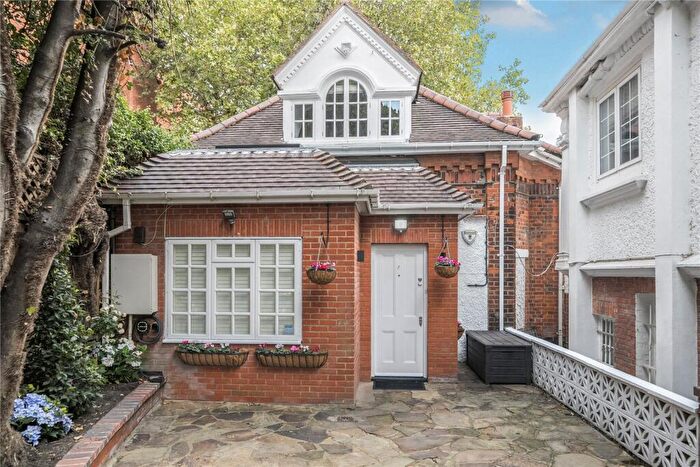 3 Bedroom Detached House For Sale In Kidderpore Avenue, London, NW3