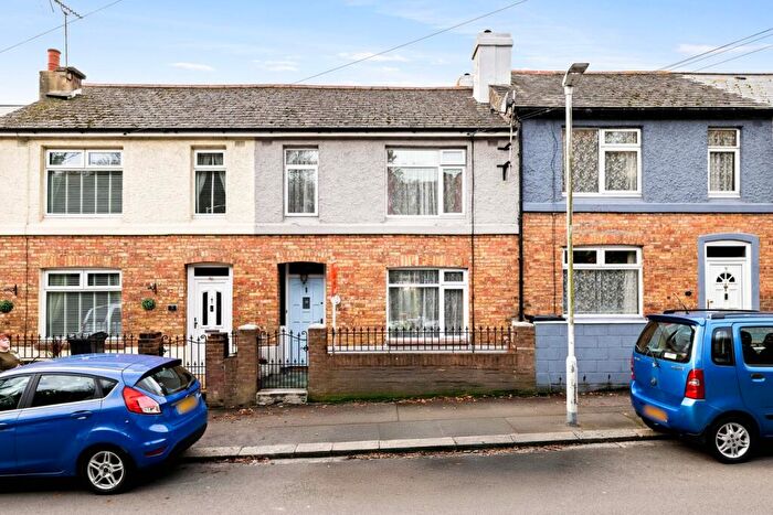 3 Bedroom Terraced House For Sale In Brookfield Avenue, Dover, CT16