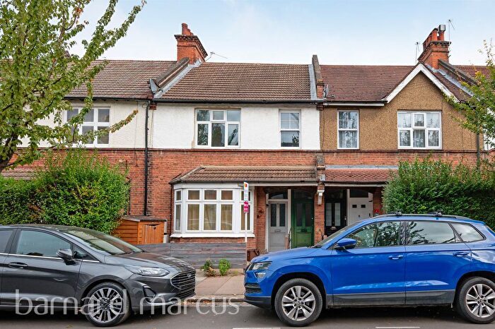 3 Bedroom Maisonette For Sale In Tranmere Road, London, SW18