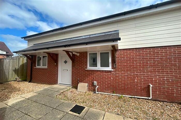 4 Bedroom House To Rent In Bedroom Semi Detached House In Ensbury Park, BH10