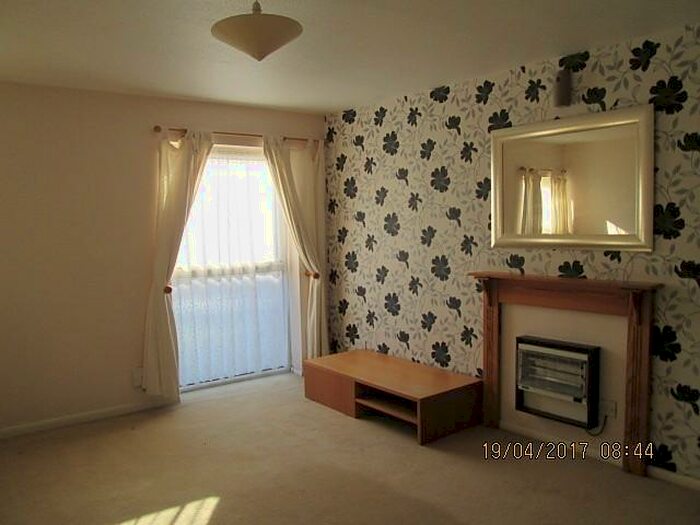 2 Bedroom Flat To Rent In Wood Close, Sholing, Southampton, SO19