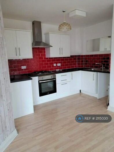 2 Bedroom Flat To Rent In Portchester Heights, Exeter, EX4