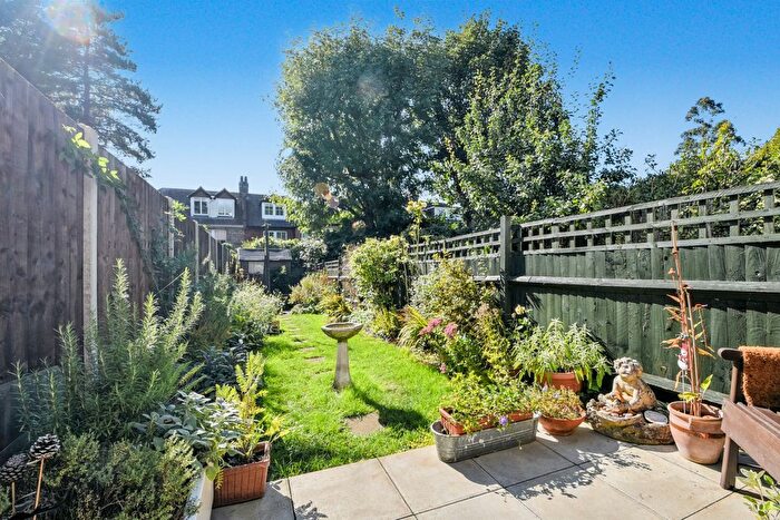1 Bedroom Flat For Sale In Kingswear Road, Dartmouth Park, London, NW5