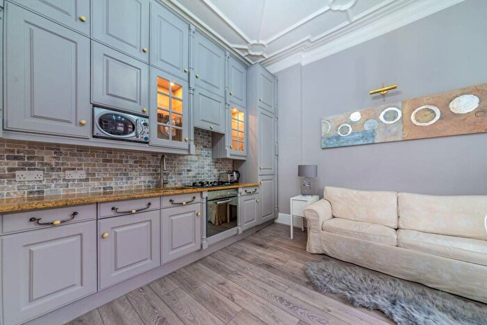 1 Bedroom Flat For Sale In Frognal, Hampstead, London, NW3