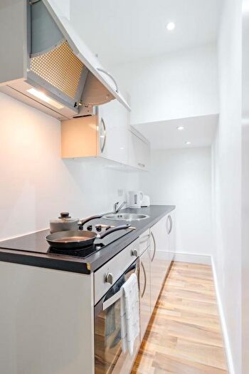 1 Bedroom Studio To Rent In - Saint James's Road, London, United Kingdom, Jx, London, SE1