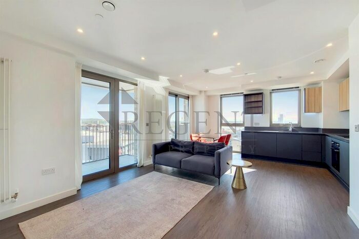 2 Bedroom Flat To Rent In Western Gateway, Royal Docks, E16