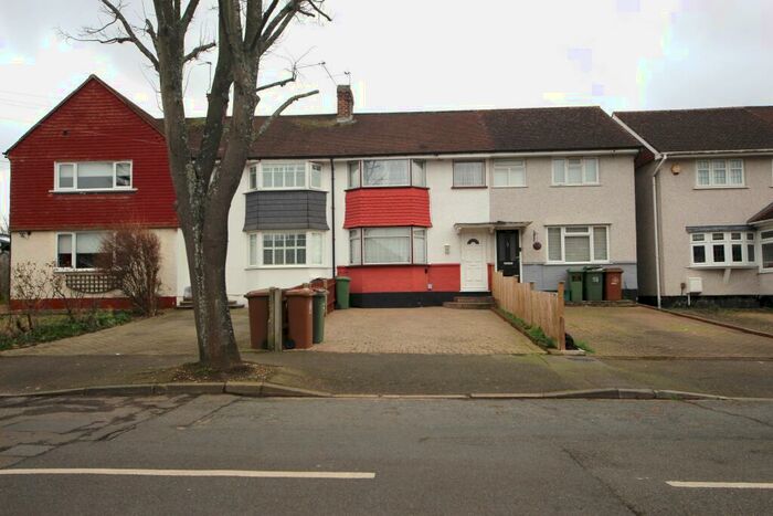 2 Bedroom House To Rent In Worcester Park, KT4