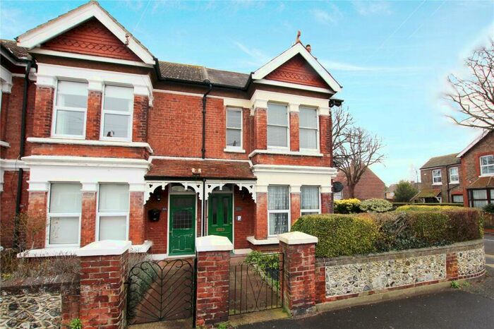 2 Bedroom Flat To Rent In Westcourt Road, Worthing, West Sussex, BN14