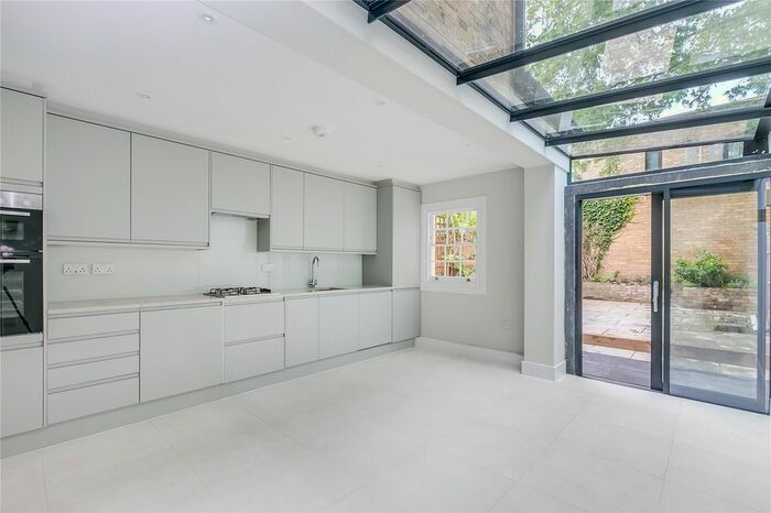 3 Bedroom Terraced House To Rent In Walcot Square, London, SE11