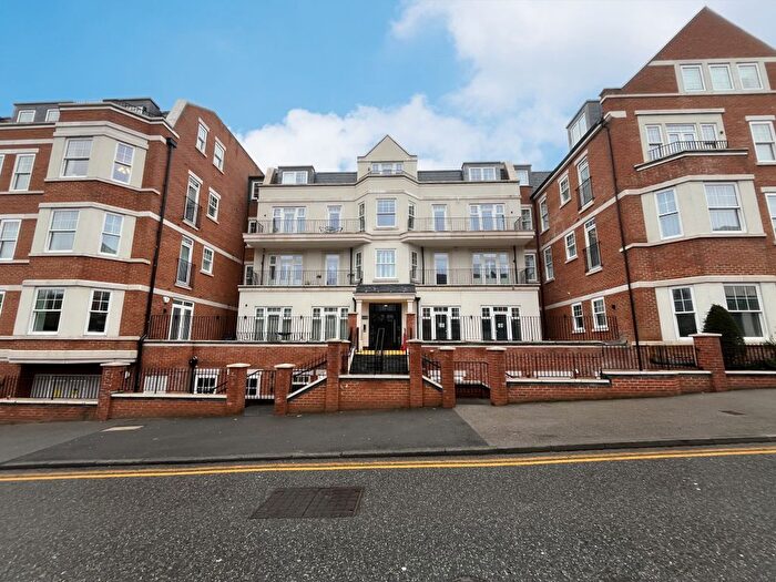 2 Bedroom Flat For Sale In Flat, Quinton Court, London Road, Sevenoaks, Kent, TN13