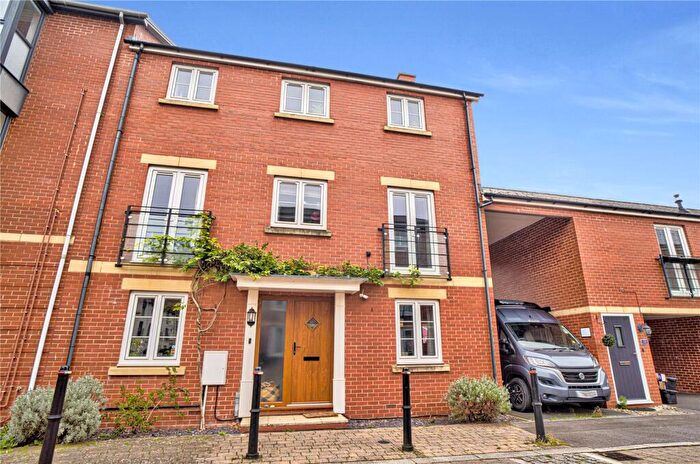 5 Bedroom End Of Terrace House For Sale In Seacole Crescent, Old Town, Swindon, Wiltshire, SN1
