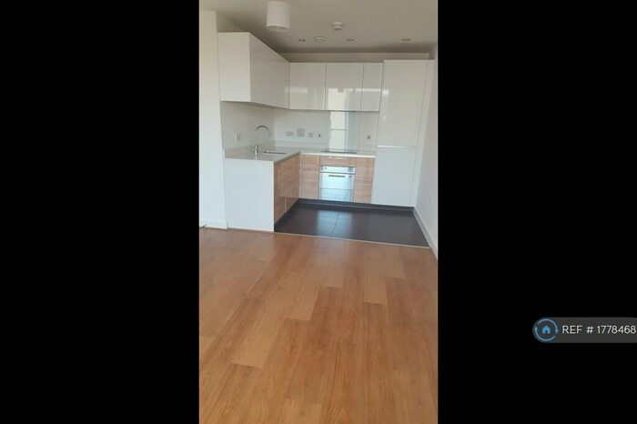1 Bedroom Flat To Rent In St. Clements Avenue, Romford, RM3