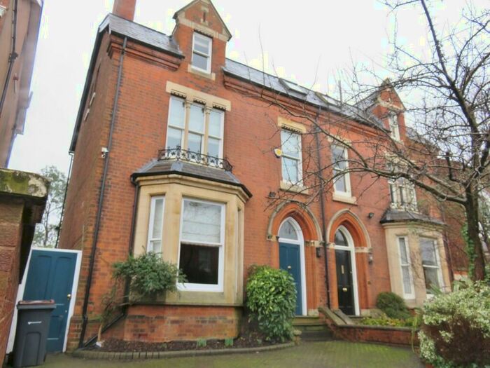 5 Bedroom Semi-Detached House To Rent In Wentworth Road, Harborne, B17