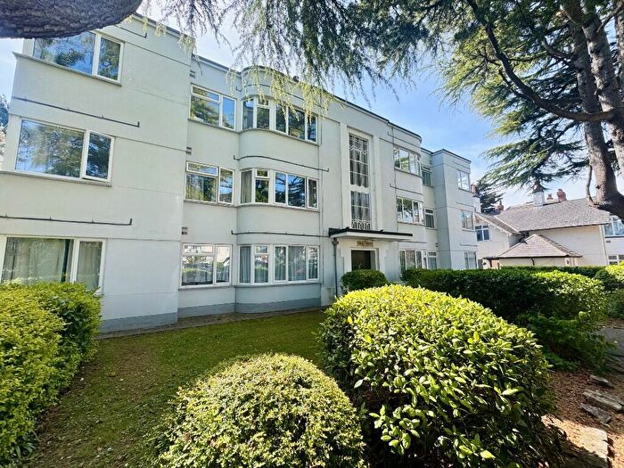 2 Bedroom Flat For Sale In Christchurch Road, Bournemouth, Dorset, BH1