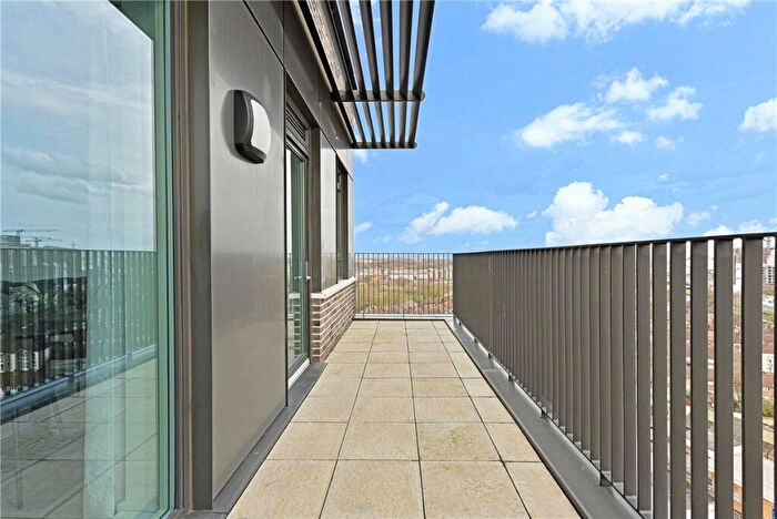 2 Bedroom Apartment To Rent In Heartwell Avenue, London, E16