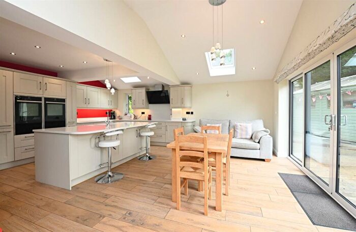 4 Bedroom Detached House For Sale In Sunningdale, Alrewas Road, Kings Bromley, DE13