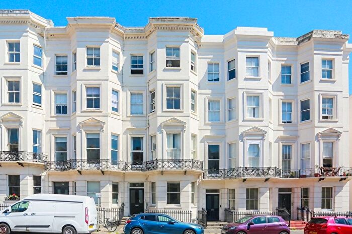 2 Bedroom Flat For Sale In Holland Road, Hove, BN3