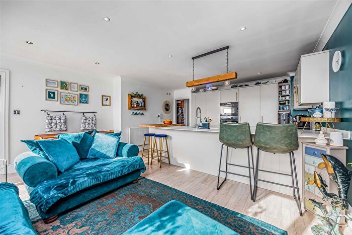 3 Bedroom Flat For Sale In Southsea, Portsmouth, PO5