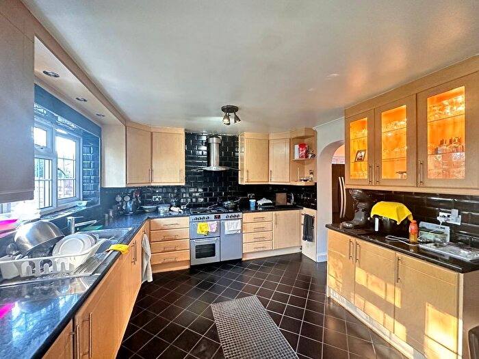 4 Bedroom Detached House To Rent In Cromwell Road, Hayes, UB3