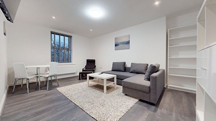 1 Bedroom Flat To Rent In Blenheim Gardens, London, NW2