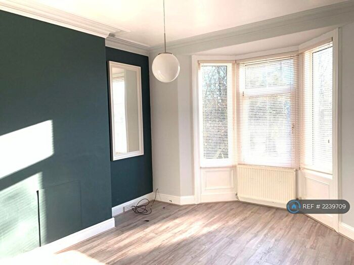 4 Bedroom Maisonette To Rent In Park Terrace, North Shields, NE30