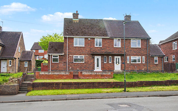 3 Bedroom Semi Detached House For Sale In Coniston Road, Dunston, Chesterfield, S41