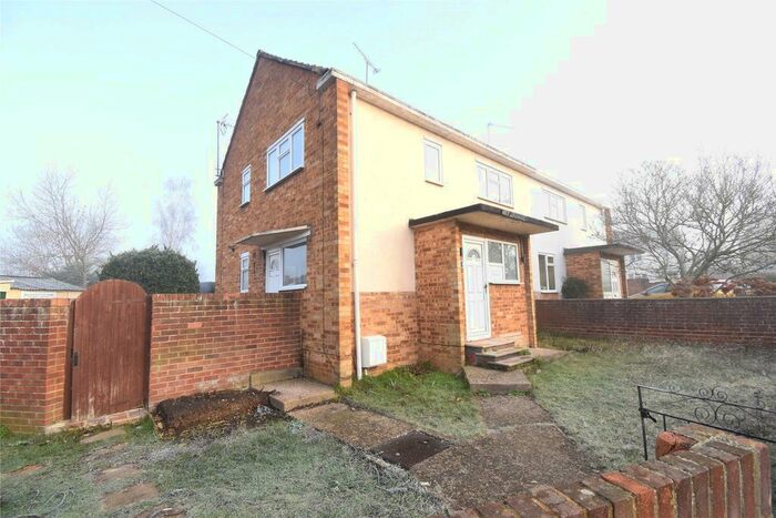3 Bedroom Semi-Detached House To Rent In Badger Close, Maidenhead, Berkshire SL6