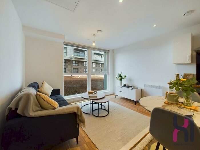 Apartment To Rent In Pomona Strand, Manchester, Greater Manchester, M16