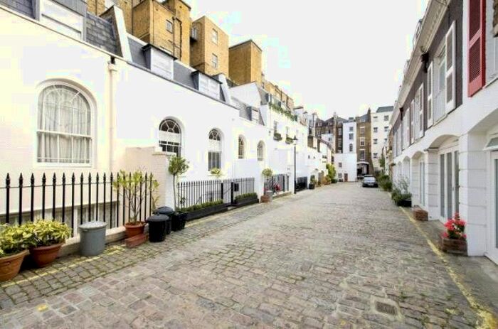 2 Bedroom Mews House To Rent In Craven Hill Mews, Bayswater, Paddington, Hyde Park, W2