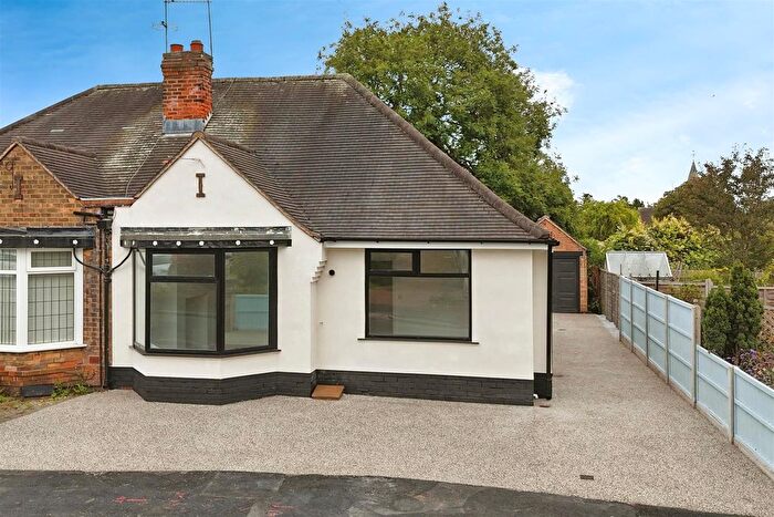 2 Bedroom Semi-detached Bungalow For Sale In Grange Crescent, Anlaby, Hull, HU10